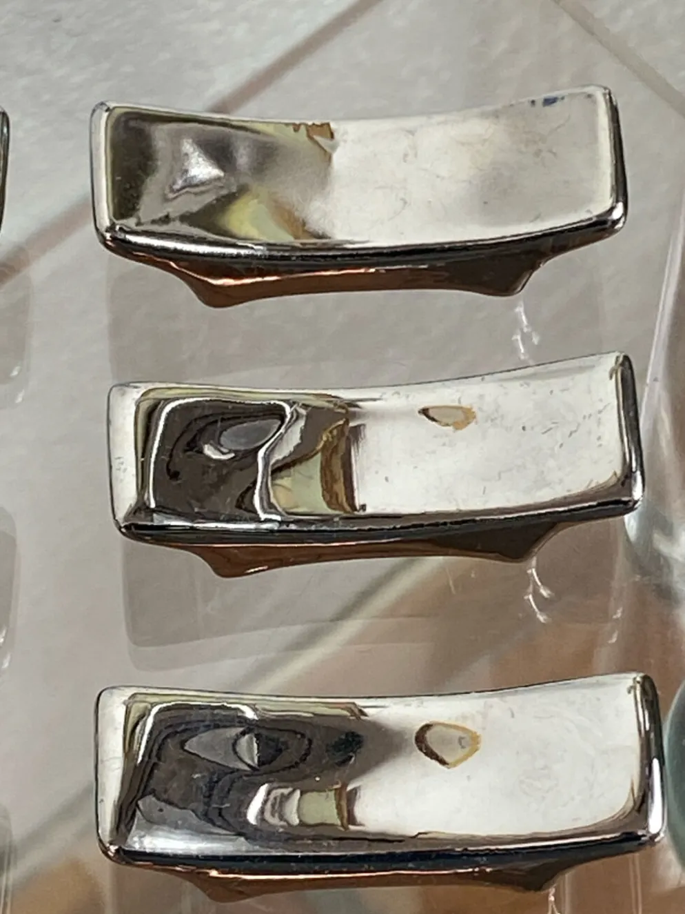 Porte-couteaux en céramique argentée