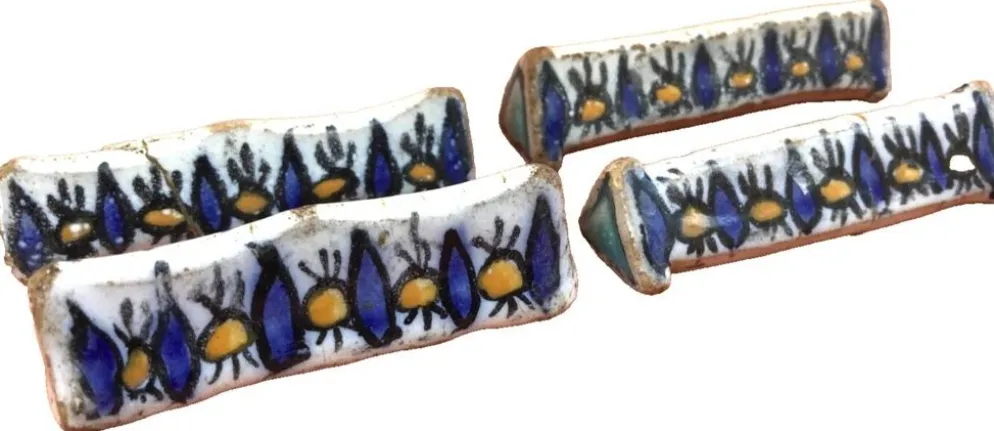 4 porte-couteaux en céramique émaillée Tunisienne de Nabeul, années 1920-1940