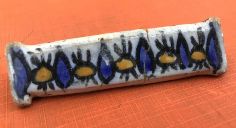 4 porte-couteaux en céramique émaillée Tunisienne de Nabeul, années 1920-1940