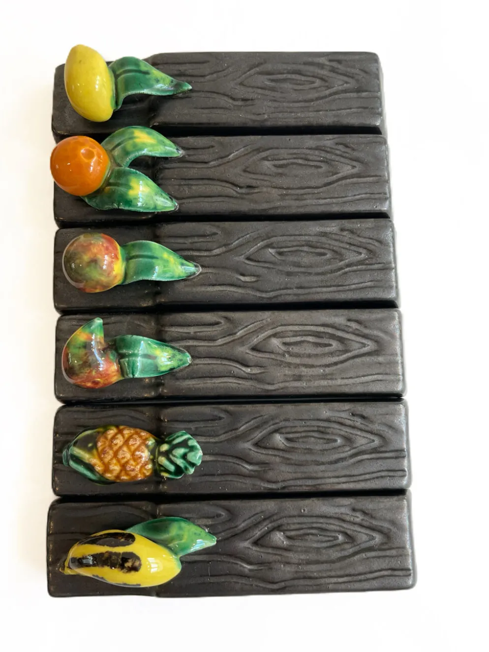 12 porte-couteaux en céramique style Vallauris