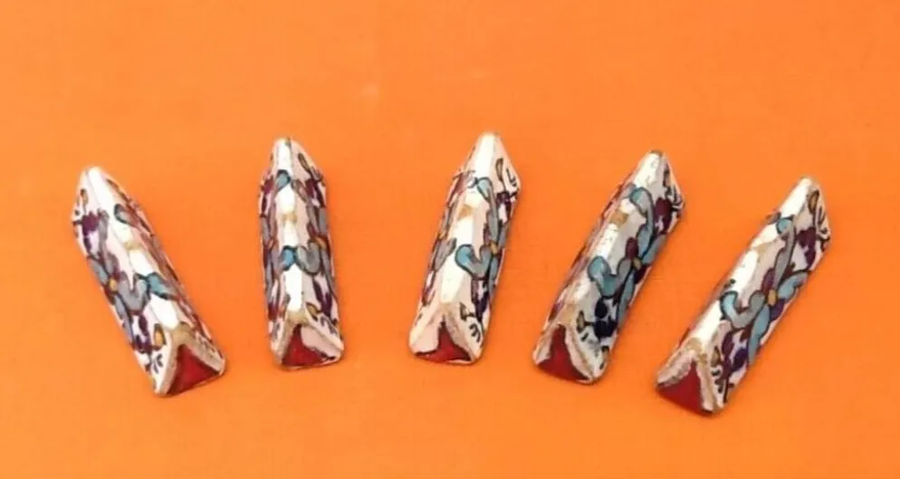 5 porte-couteaux en céramique tunisienne Nabeul, années 1920-1940
