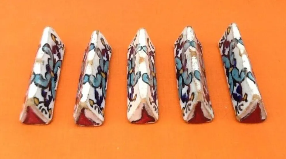 5 porte-couteaux en céramique tunisienne Nabeul, années 1920-1940
