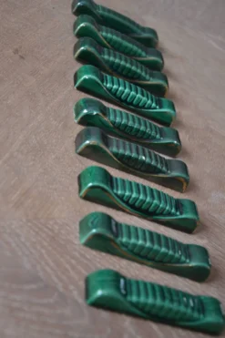 Porte-couteaux en céramique verte