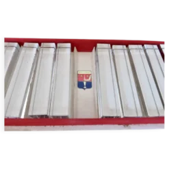 12 porte couteaux en cristal Baccarat, dans leur boite d'origine, 40-50