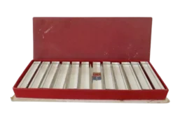 12 porte couteaux en cristal Baccarat, dans leur boite d'origine, 40-50