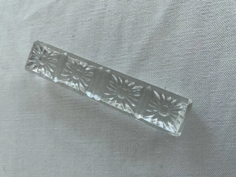 Porte-couteaux en cristal, Motif floral en relief, Art de la table vintage