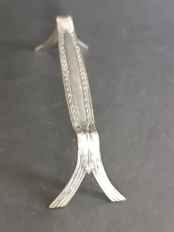 8 porte-couteaux en métal argenté, décor de palmettes, WMF 1880