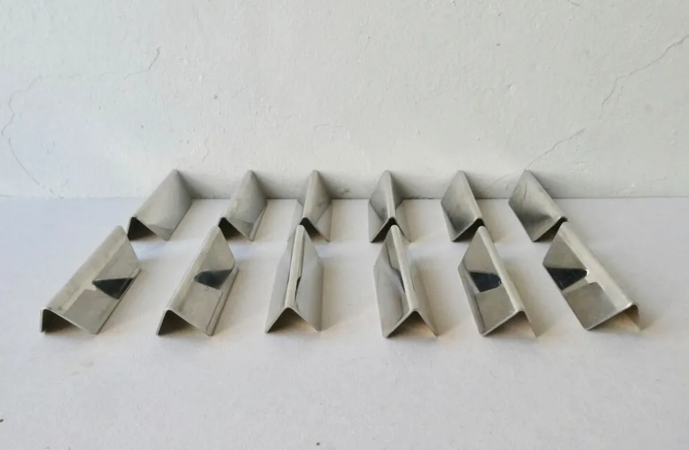 12 porte couteaux en métal chromé