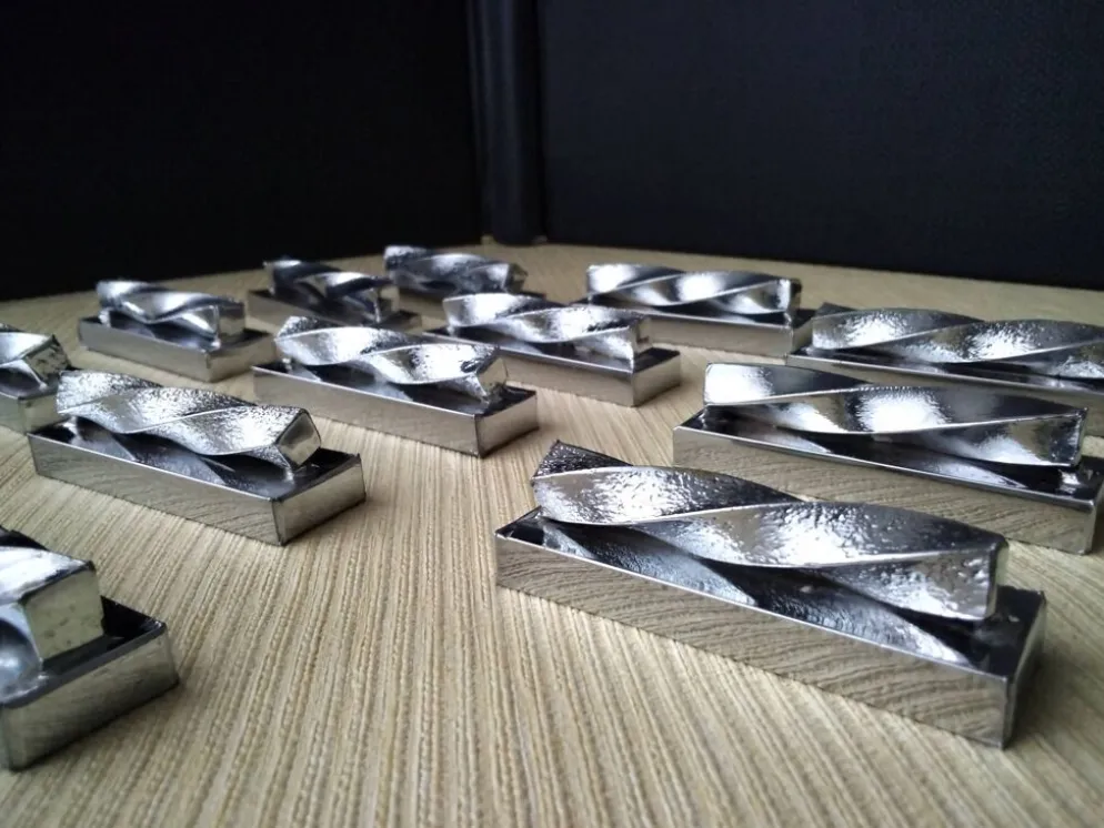 12 Porte couteaux en métal couleur argent