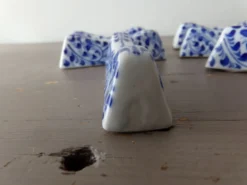6 porte-couteaux en porcelaine bleue