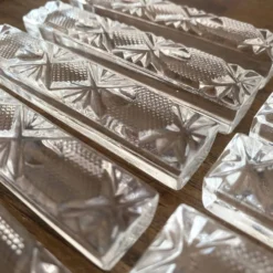 Porte-couteaux en verre moulé, années 50