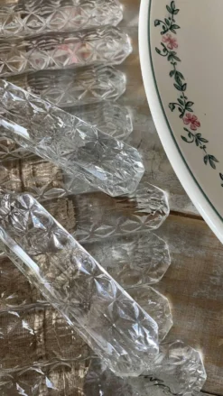 Porte couteaux en verre moulé , années 50-60