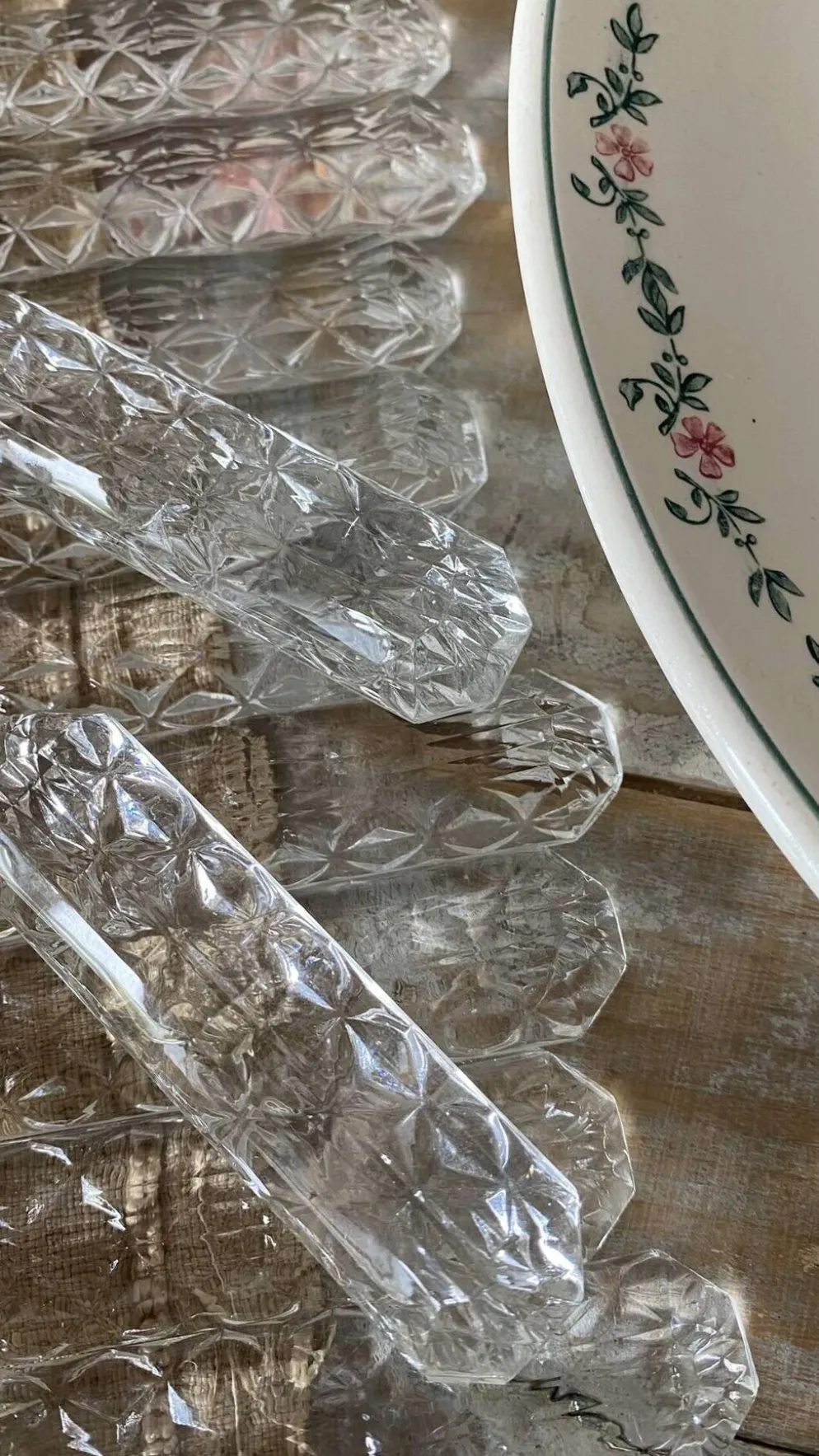 Porte couteaux en verre moulé , années 50-60