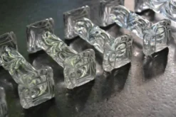 8 porte-couteaux en verre taillé