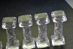 8 porte-couteaux en verre taillé
