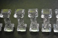 8 porte-couteaux en verre taillé