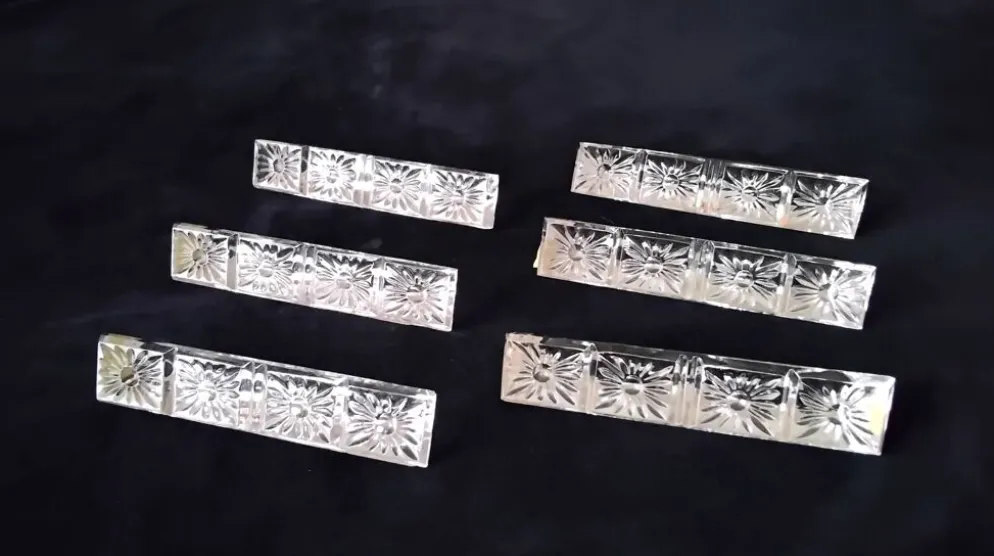 6 Porte couteaux forme triangulaire Cristal au Plomb