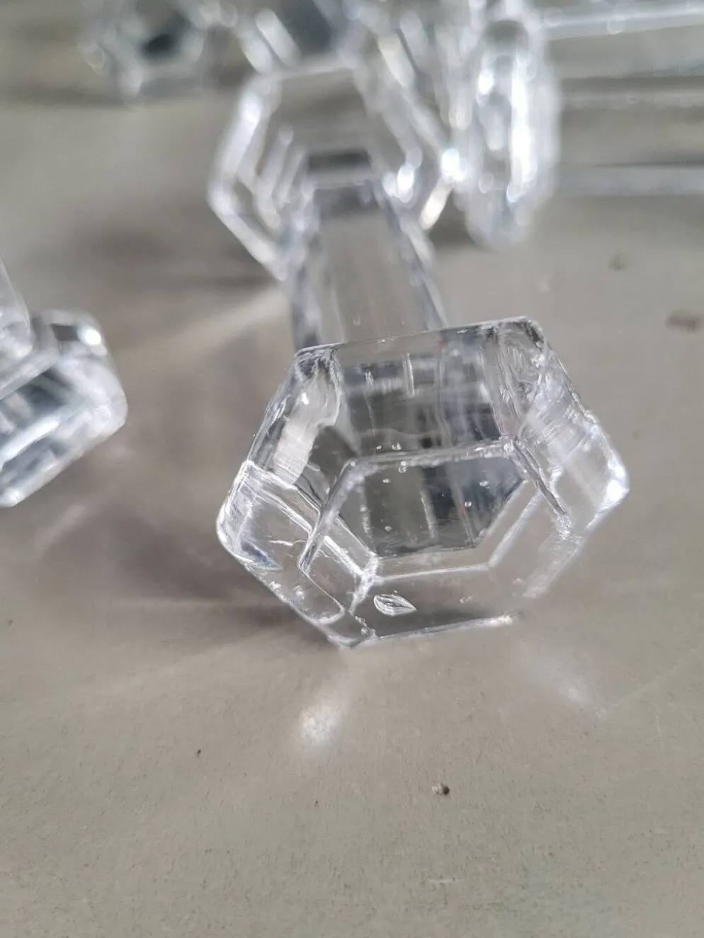 10 porte-couteaux hexagonaux en verre