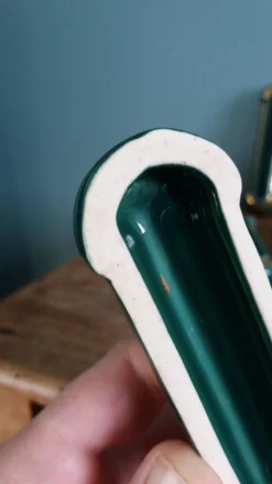Porte couteaux Poët Laval en céramique vert emeraude et or