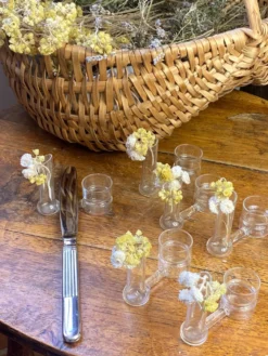 Porte-couteaux, soliflores et bougeoirs en verre soufflé