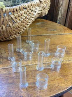 Porte-couteaux, soliflores et bougeoirs en verre soufflé