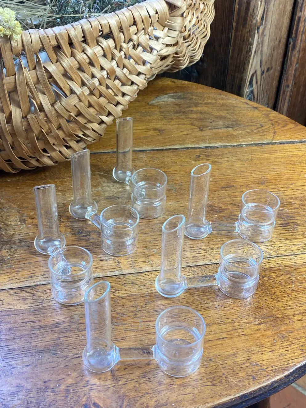 Porte-couteaux, soliflores et bougeoirs en verre soufflé