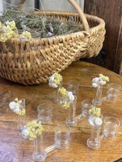 Porte-couteaux, soliflores et bougeoirs en verre soufflé