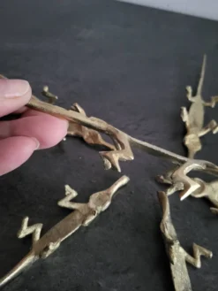 6 porte-couteaux vintage, crocodiles en laiton, en excellent état
