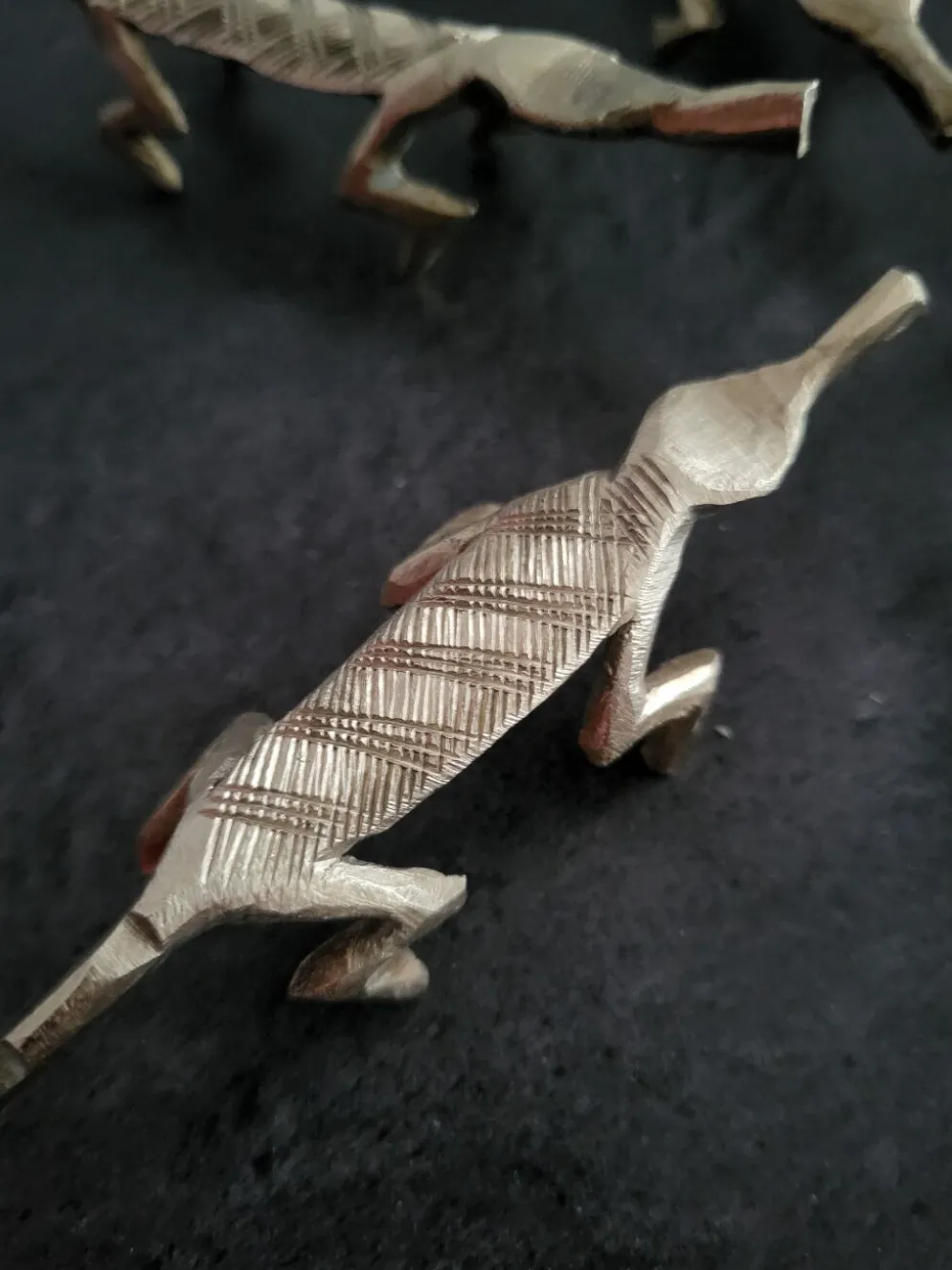 6 porte-couteaux vintage, crocodiles en laiton, en excellent état