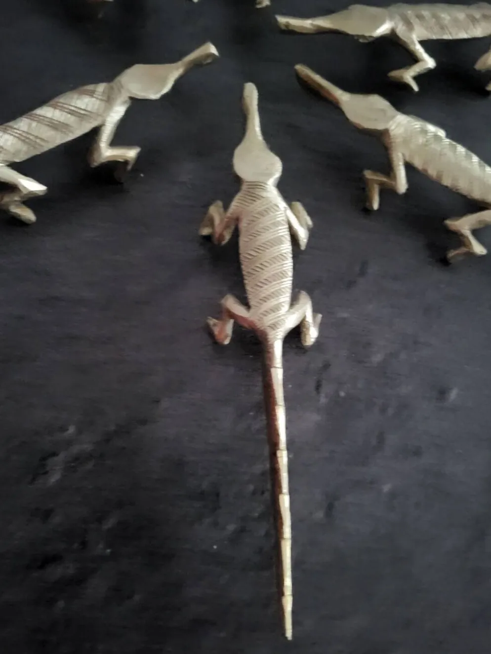 6 porte-couteaux vintage, crocodiles en laiton, en excellent état