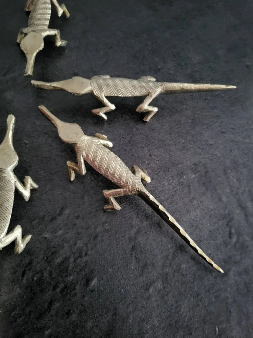6 porte-couteaux vintage, crocodiles en laiton, en excellent état