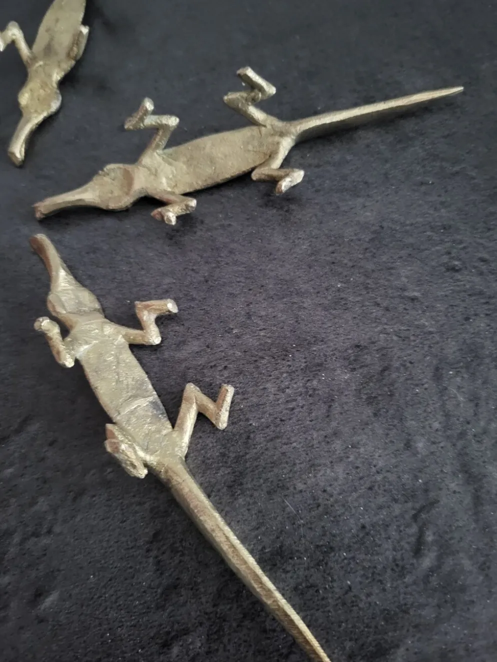 6 porte-couteaux vintage, crocodiles en laiton, en excellent état