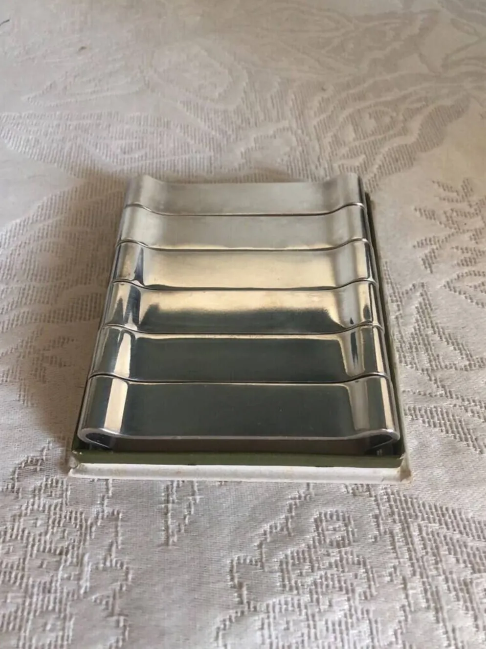 6 porte-couteaux vintage en métal argenté Christofle Gallia Arabesque