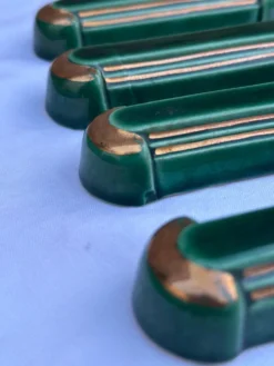 4 porte-couteaux vintage style Art Déco, émail vert émeraude et or