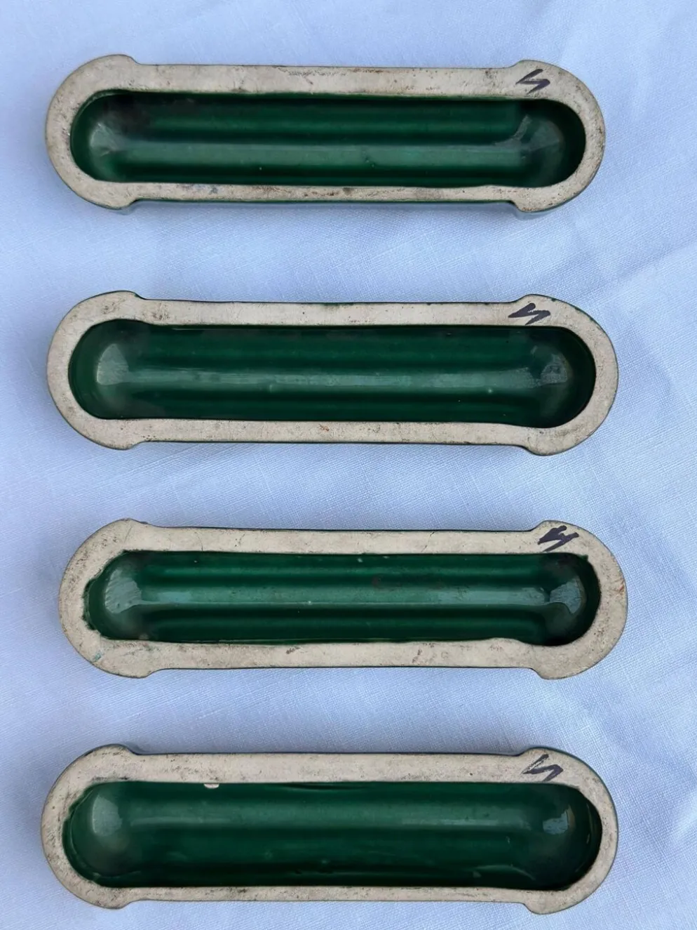 4 porte-couteaux vintage style Art Déco, émail vert émeraude et or