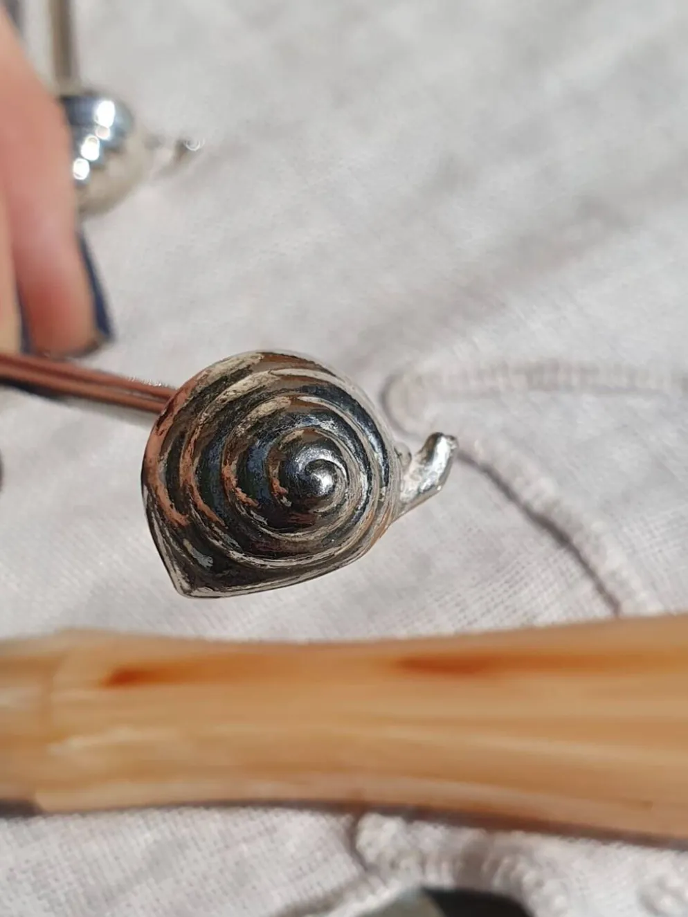 porte couteux escargot métal argenté