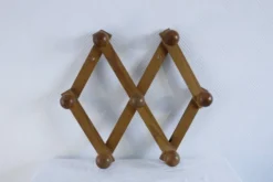 Porte-manteau accordéon vintage en pin