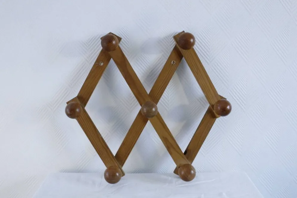 Porte-manteau accordéon vintage en pin