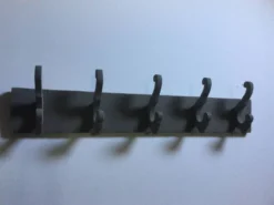 Porte manteau ancien bois peint 5 patères