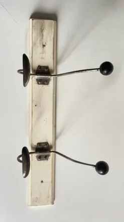 Portemanteau ancien d'ecole bois blanc
