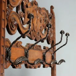 Porte-manteau ancien en hêtre teinté noyer, Italie, XIXe siècle