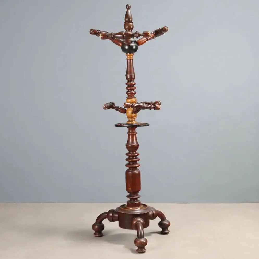 Porte-manteau ancien en orme et érable, Italie, XIXe siècle