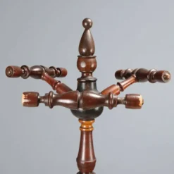 Porte-manteau ancien en orme et érable, Italie, XIXe siècle