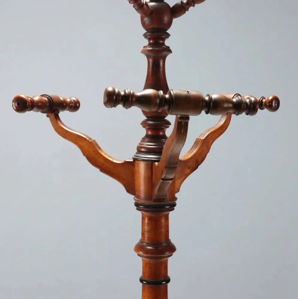 Porte-manteau ancien en tilleul teinté noyer, Italie, XIXe siècle