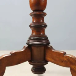 Porte-manteau ancien en tilleul teinté noyer, Italie, XIXe siècle
