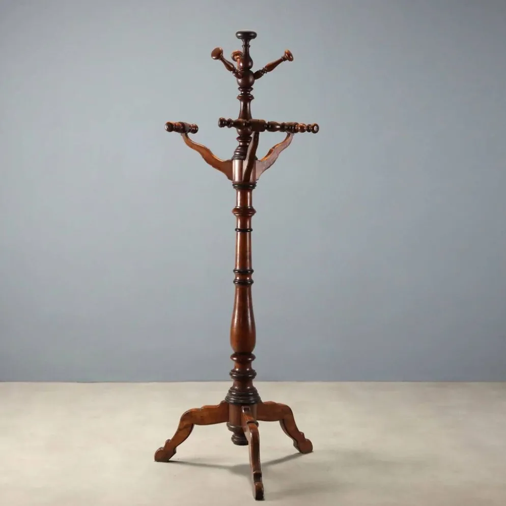 Porte-manteau ancien en tilleul teinté noyer, Italie, XIXe siècle