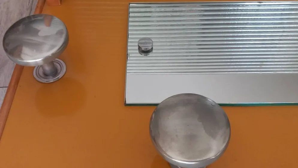 Porte manteau années 50 avec miroir patères métal et tablette verre