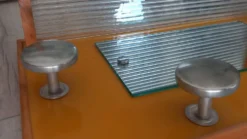 Porte manteau années 50 avec miroir patères métal et tablette verre