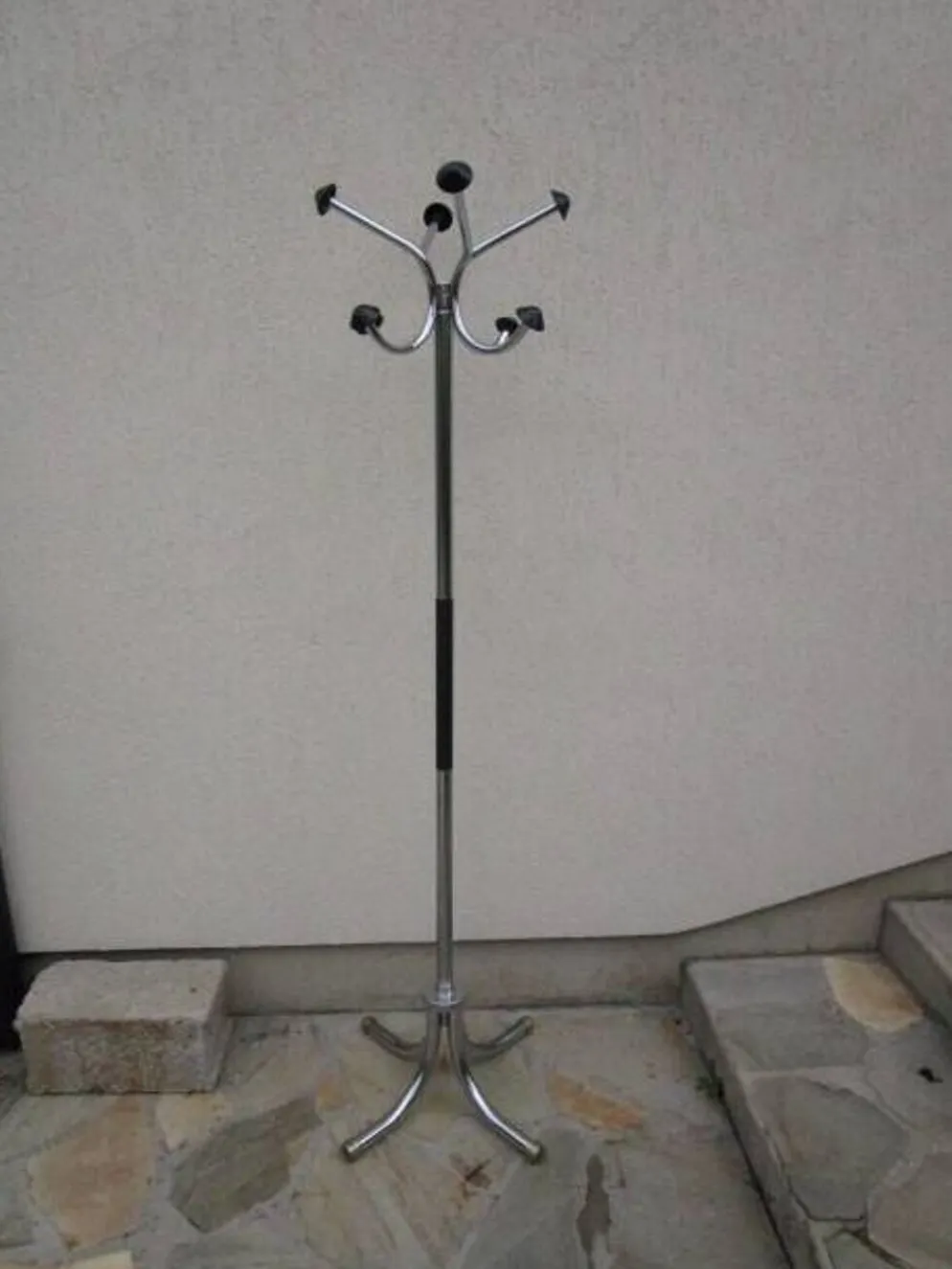 Porte-manteau années 80' en métal chromé