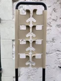 Porte-manteau beige et noir Manade de Jean-Pierre Vitrac